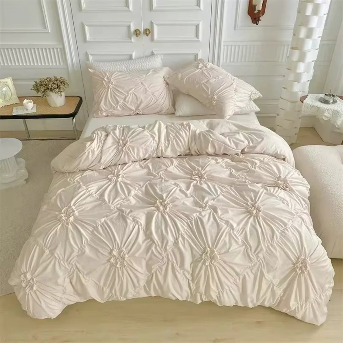 Elegant Twist Flowers King Size Bedding Set - 220x240 Double Cover with Pleated Crafts