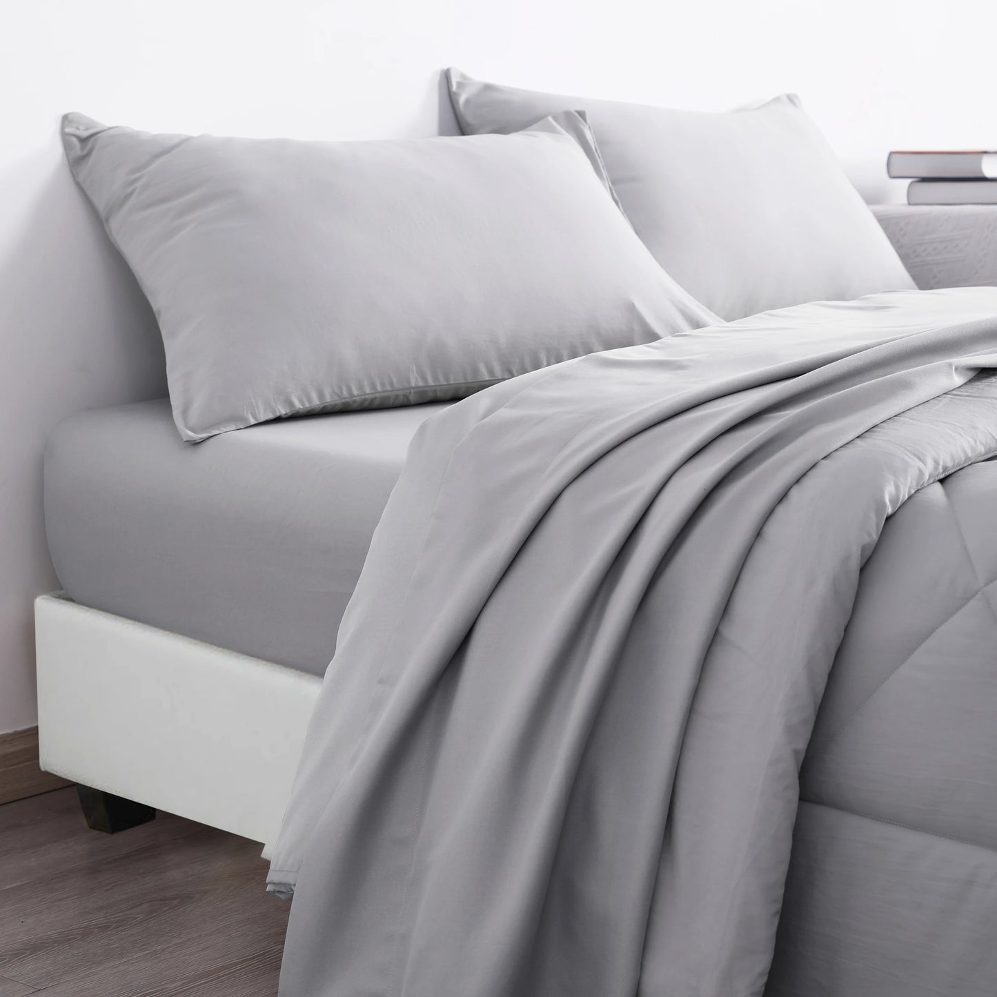 5 Piece Bed in a Bag, Includes Comforter, Fitted Sheet, Top Sheet and Pillowcases